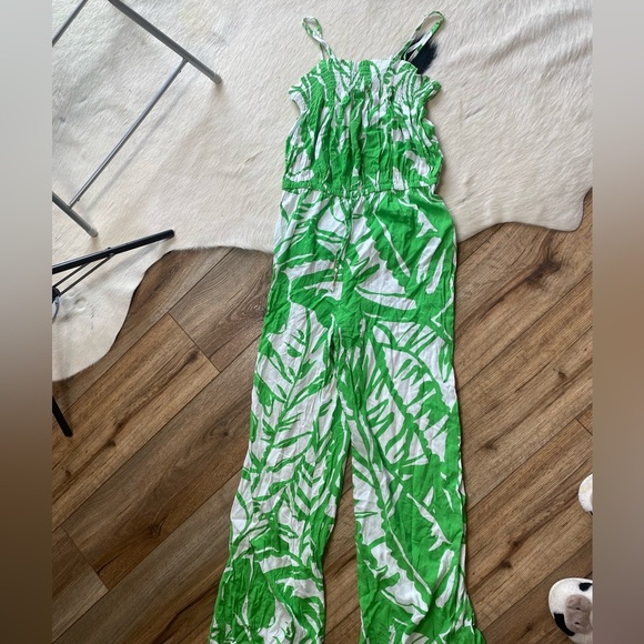 Lilly Pulitzer for Target jumpsuit featuring a green and white palm leaf print - Picture 2 of 8